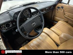 Image 10/15 of Mercedes-Benz 280 E (1973)