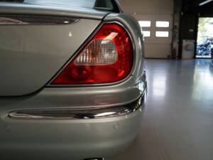 Imagen 37/46 de Jaguar XJ 8 4.2 (2004)