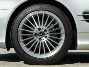 Image 31/50 of Mercedes-Benz SL 350 (2005)