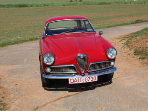 Image 13/23 of Alfa Romeo Giulietta Sprint 1300 (1964)