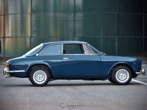 Image 7/85 de Alfa Romeo 1750 GT Veloce (1970)