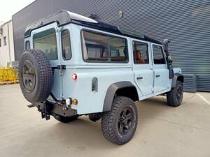 Bild 4/35 von Land Rover Defender 110 300Tdi (1997)