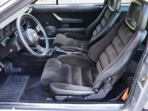 Image 26/50 of Alfa Romeo GTV 6 2.5 (1983)