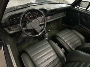 Image 17/20 de Porsche 911 SC 3.0 (1983)