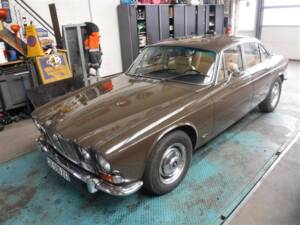 Afbeelding 22/50 van Jaguar XJ 6 4.2 (1973)