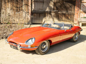 Image 6/54 of Jaguar E-Type 4.2 (1965)