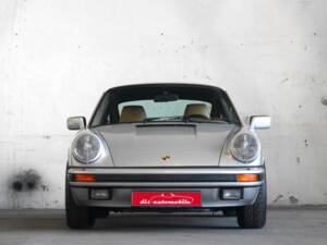 Image 14/27 of Porsche 911 Carrera 3.2 (1990)