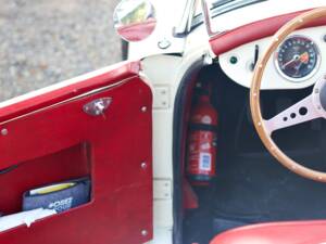 Image 19/56 of MG MGA 1500 (1957)