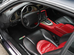 Image 36/51 of Jaguar XKR (2002)