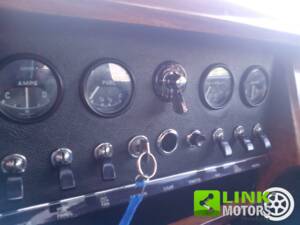 Afbeelding 4/10 van Daimler 2.5 Litre V8 (1964)