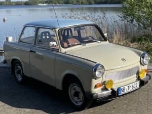 Immagine 2/20 di Trabant 601 S de Luxe (1989)