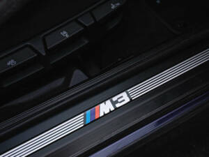 Image 19/40 of BMW M3 (1998)