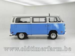 Immagine 6/15 di Volkswagen T2b Camper (1973)