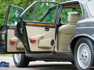 Image 40/57 de Jaguar XJ 12 (1986)