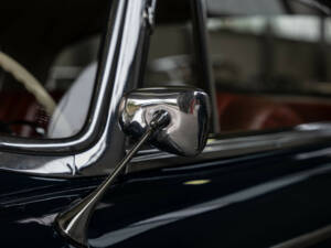 Image 14/33 de Mercedes-Benz 220 SE (1960)