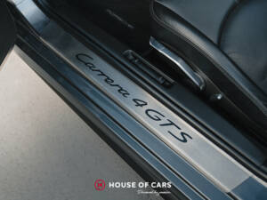 Image 27/43 of Porsche 911 Carrera 4 GTS (2012)