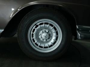 Image 26/30 of Mercedes-Benz 280 SE 3,5 (1970)