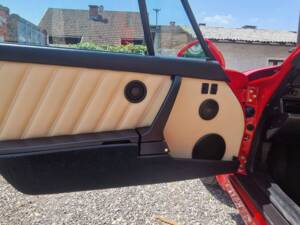Image 8/9 of Porsche 911 Carrera 2 (1992)