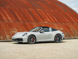 Image 3/33 of Porsche 911 Targa 4S (2021)