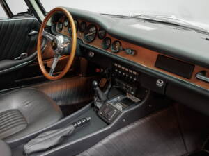 Image 27/32 of ISO Grifo GL 350 (1968)