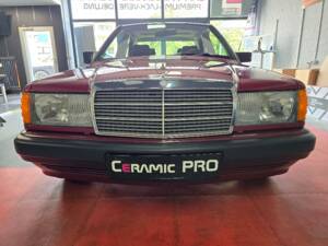 Imagen 7/69 de Mercedes-Benz 190 E 1.8 (1991)