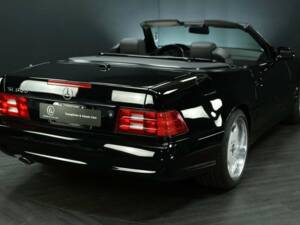 Immagine 2/30 di Mercedes-Benz SL 600 (2001)