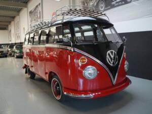 Image 2/50 of Volkswagen T1 Brasil &quot;Samba&quot; (1975)