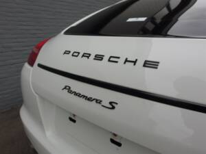 Image 18/98 of Porsche Panamera S (2010)