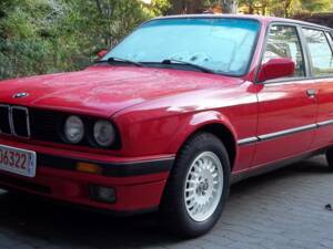 Immagine 22/23 di BMW 316i Touring (1993)