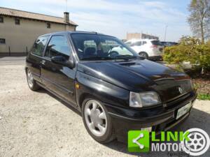 Afbeelding 1/10 van Renault Clio I 1.8 16V (1994)