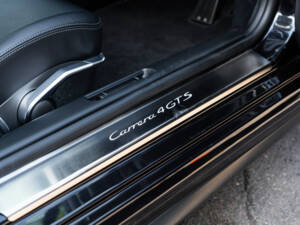Imagen 50/51 de Porsche 911 Carrera 4 GTS (2012)