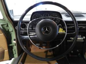 Bild 6/15 von Mercedes-Benz 200 D (1972)