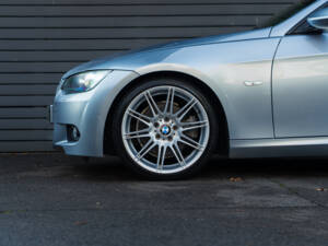 Image 3/38 de BMW 325i (2009)