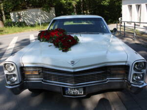 Bild 7/8 von Cadillac 60 Special Fleetwood (1966)