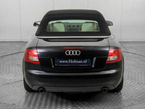 Image 48/50 de Audi A4 2.4 V6 (2004)