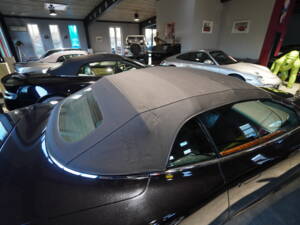 Image 18/22 of Aston Martin DB 9 Volante (2005)