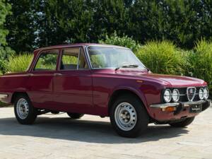 Image 2/50 of Alfa Romeo Giulia Nuova Super 1300 (1974)