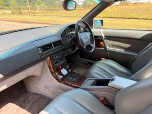 Immagine 10/29 di Mercedes-Benz 500 SL (1992)