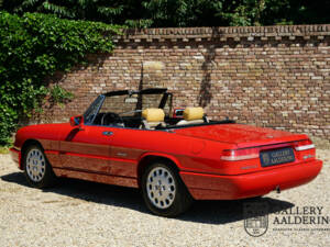 Imagen 50/50 de Alfa Romeo 2.0 Spider (1991)