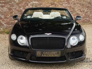 Image 5/50 of Bentley Continental GTC V8 (2014)