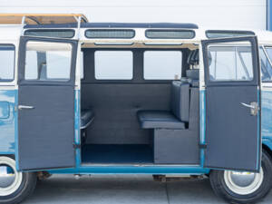 Image 61/89 of Volkswagen T1 Samba (1966)