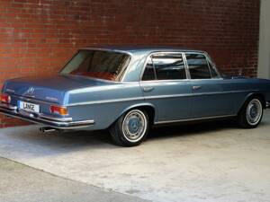 Image 6/77 de Mercedes-Benz 300 SEL (1969)