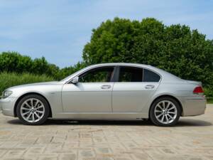 Bild 3/50 von BMW 745d (2005)