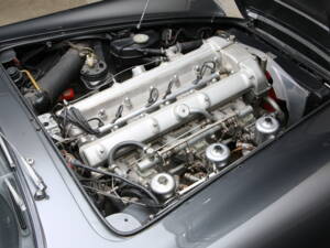 Image 18/18 of Aston Martin DB 4 Vantage (1963)