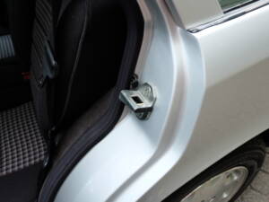 Image 35/75 of Mercedes-Benz E 280 T (1994)