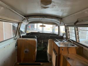 Image 33/41 of Volkswagen T2b Camper (1981)