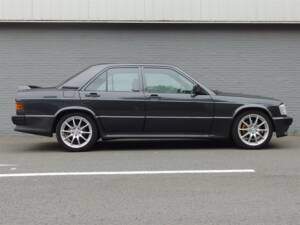 Immagine 5/98 di Mercedes-Benz 190 E 2.3-16 (1985)