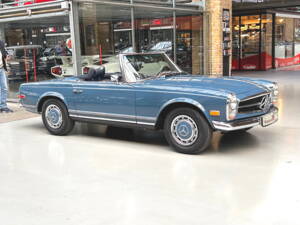 Image 6/36 of Mercedes-Benz 280 SL (1970)