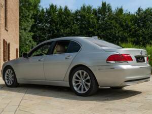 Bild 7/50 von BMW 745d (2005)