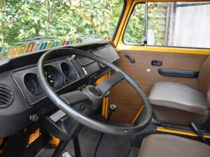 Image 27/49 of Volkswagen T2b Camper (1978)